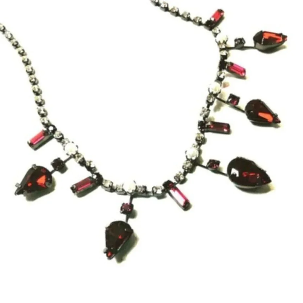 Steve Madden Womens Red Rhinestones Multi Cut Bib Statement 18